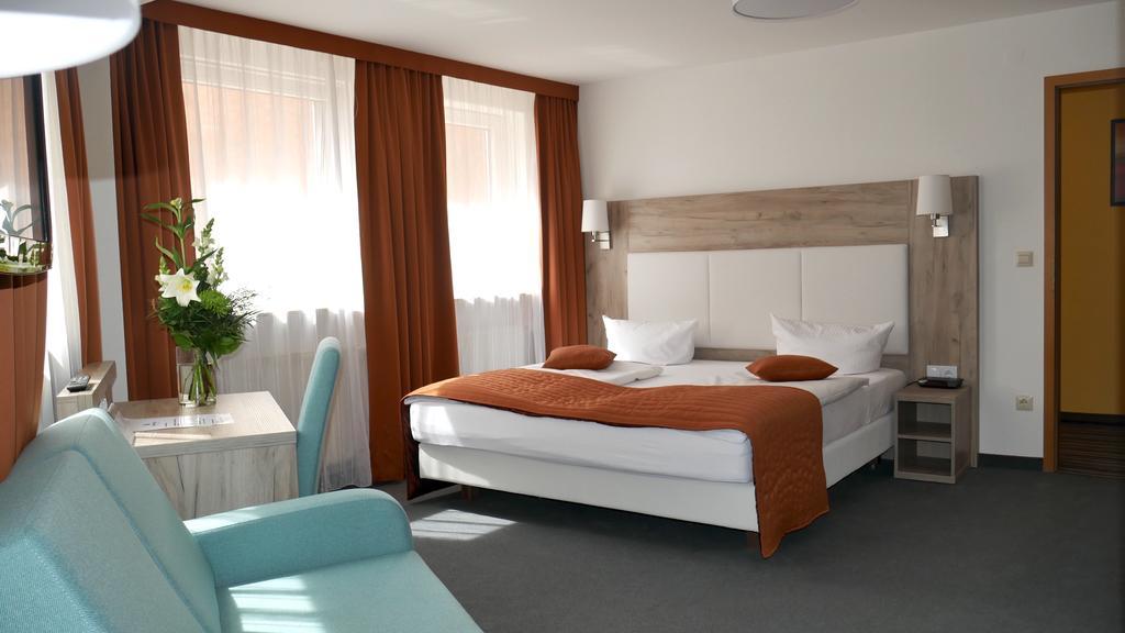 Komfort Hotel Людвигсбург Экстерьер фото