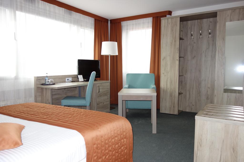 Komfort Hotel Людвигсбург Экстерьер фото